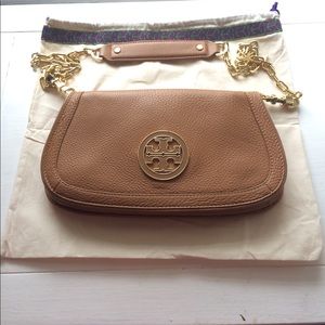 Tory burch Amanda logo clutch cross body