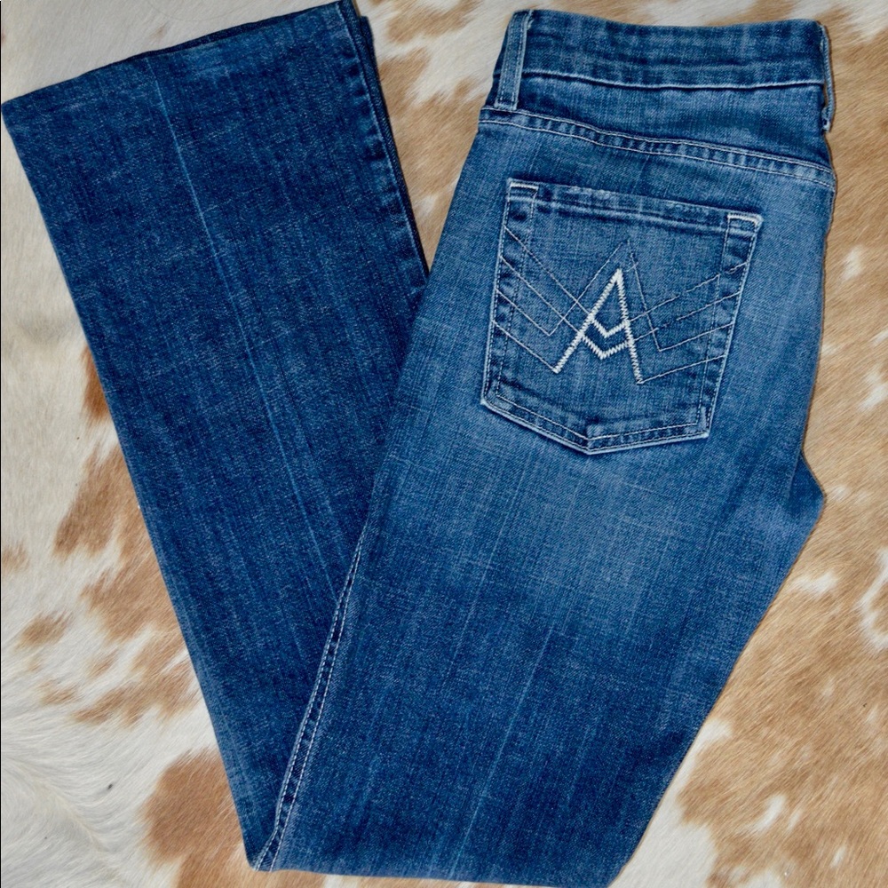 A 7 for all Mankind Classic! Get an “A” in style!!
