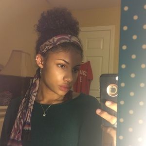 Meet your Posher, Briana