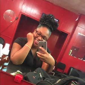 Meet your Posher, Janay