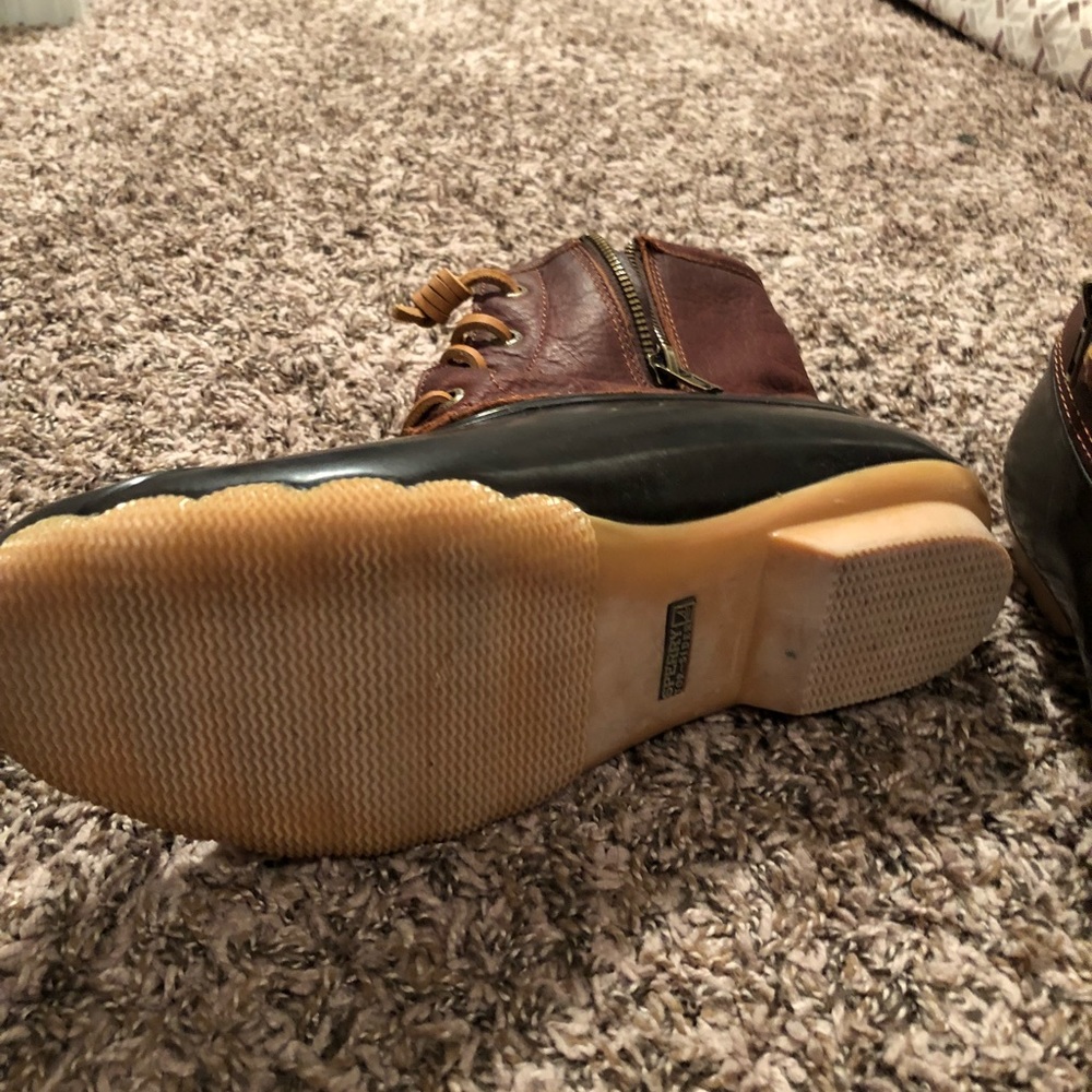 Sherry Duck Boots size 8.5 worm once