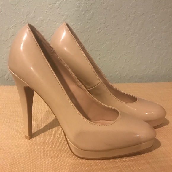 Like new Elle nude beige heels 👠 size 7.5 - Picture 2 of 3