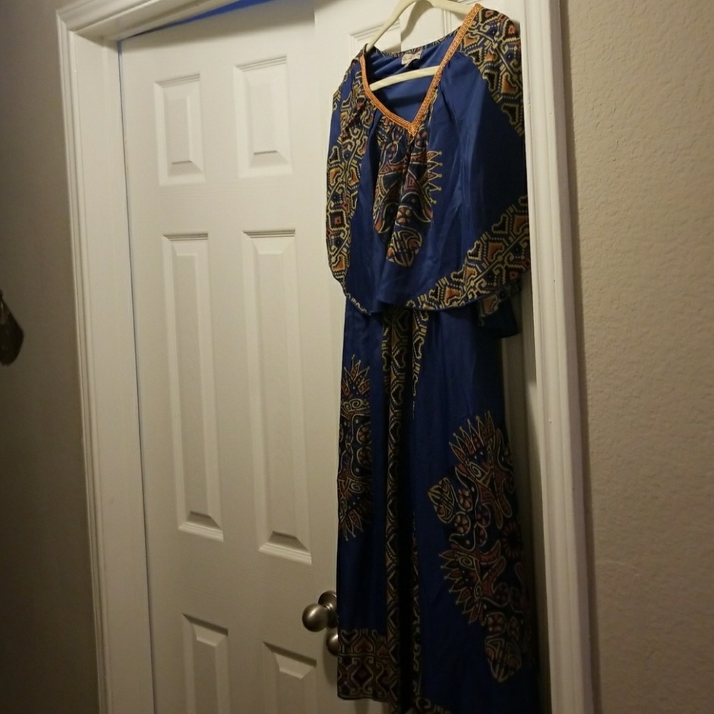 Dress - Picture 2 of 2