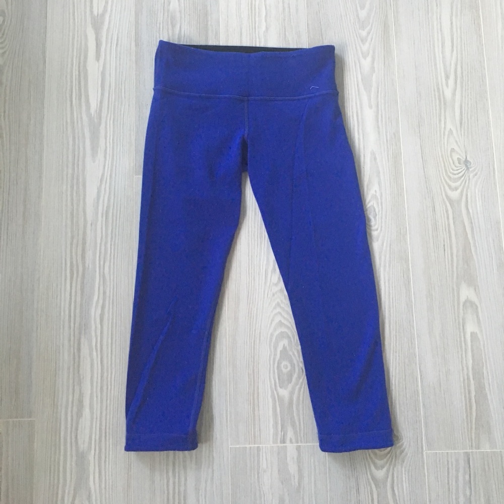 Lululemon reversible wunder under capris, size 4