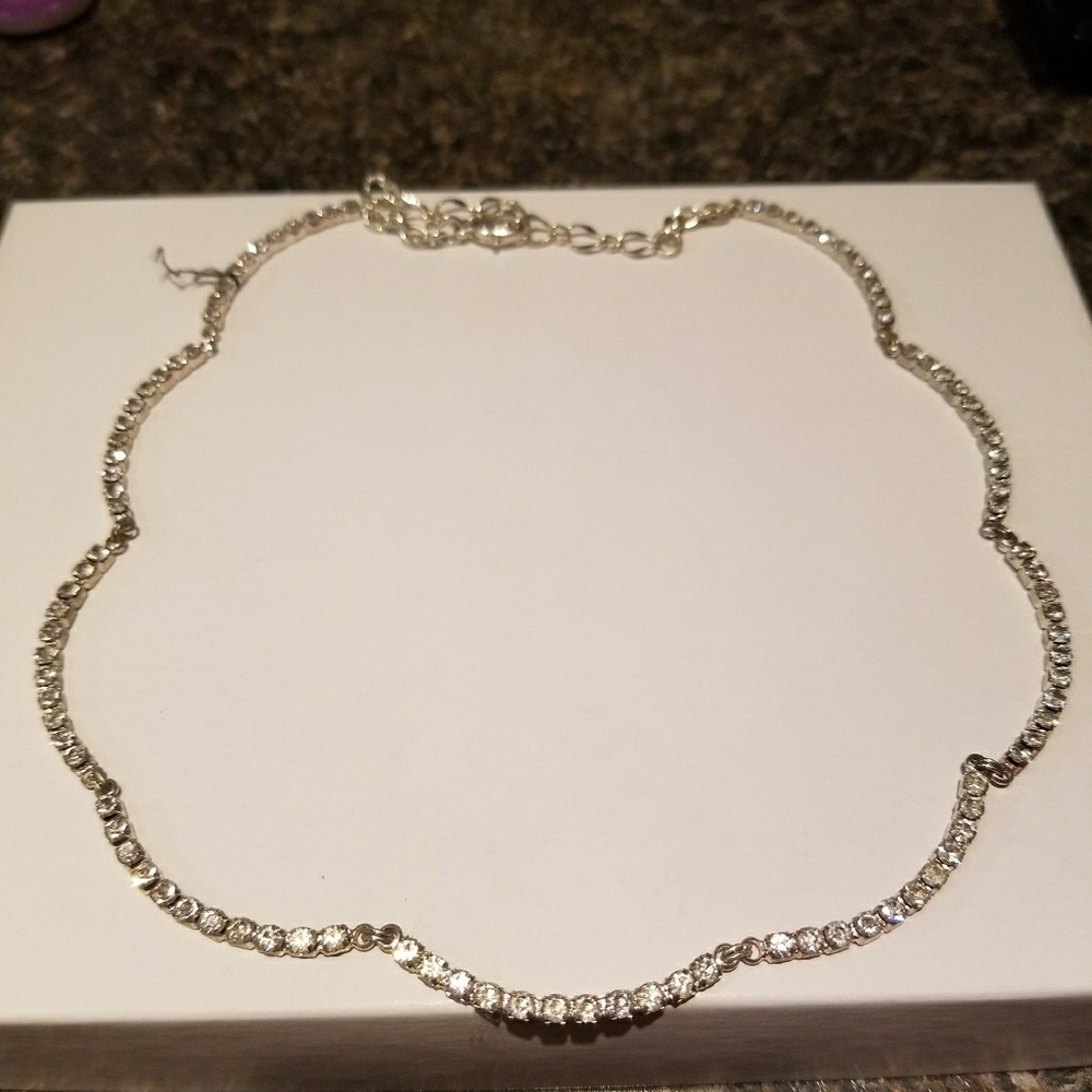 Scallop shaped necklace