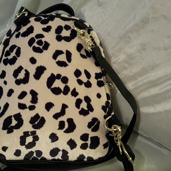 Hold Betsey johnson convertible backpack NWT - Picture 3 of 4