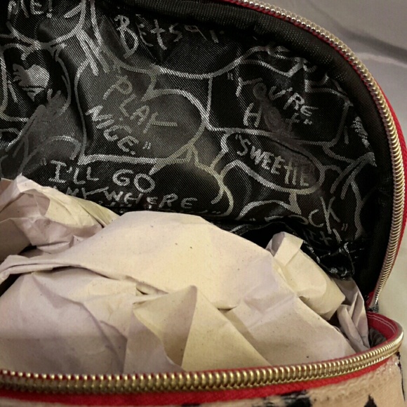 Hold Betsey johnson convertible backpack NWT - Picture 4 of 4