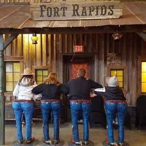 Meet your Posher, Marci