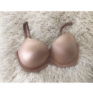 Victoria’s Secret Very Sexy Lightly Lined Nude Bra