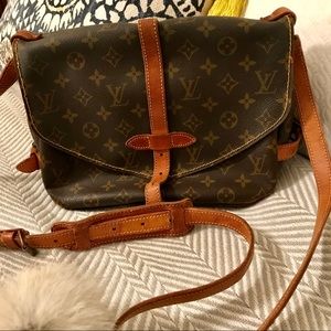 Sale ❤️Auth LV Saumur 30
