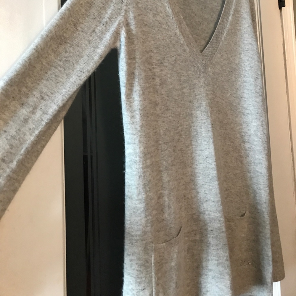 BCBG VNECK TUNIC