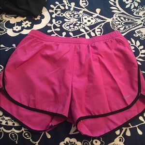 Nike Shorts - pink