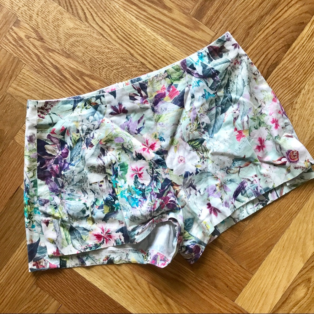 Smooth Flora Shorts