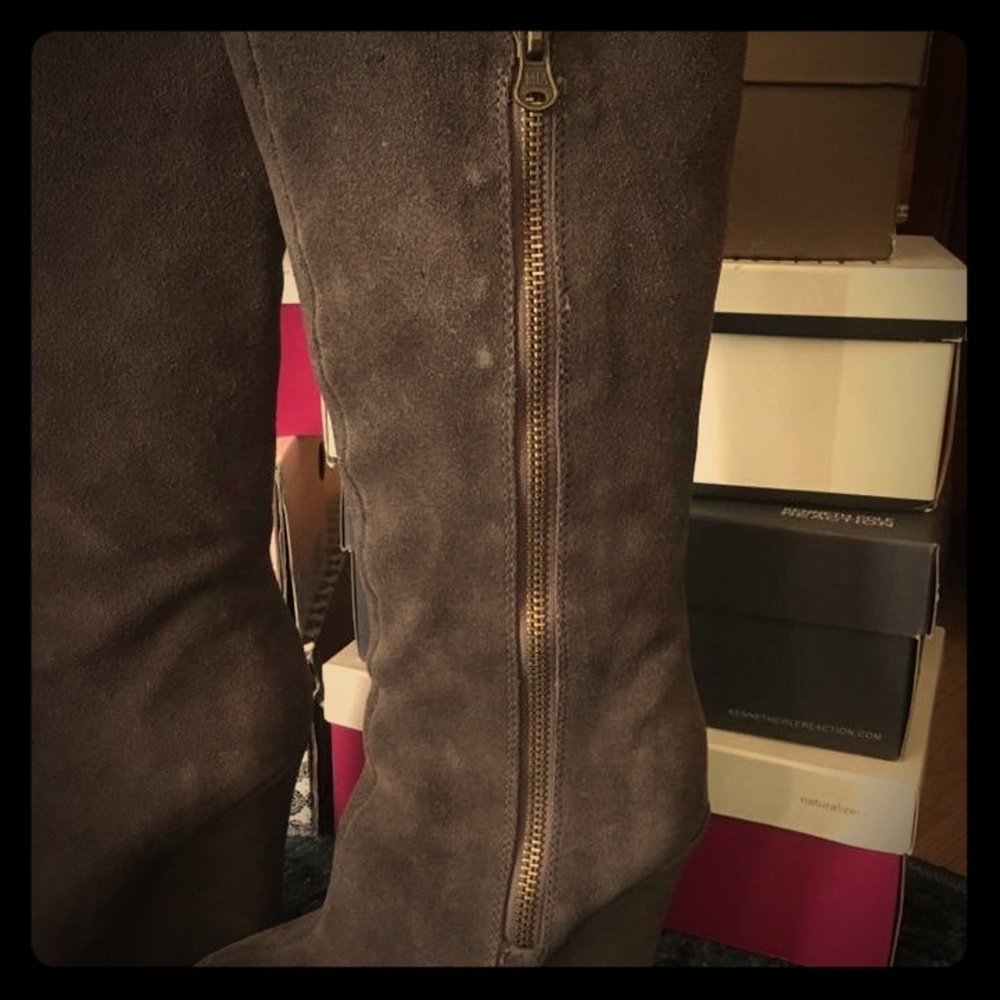 Suede leather brown boots