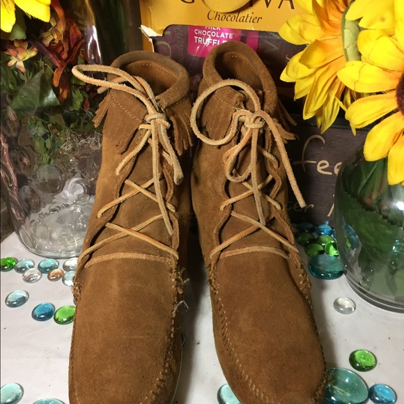 💋SALE💋Minnetonka Ankle Boots - Picture 2 of 8