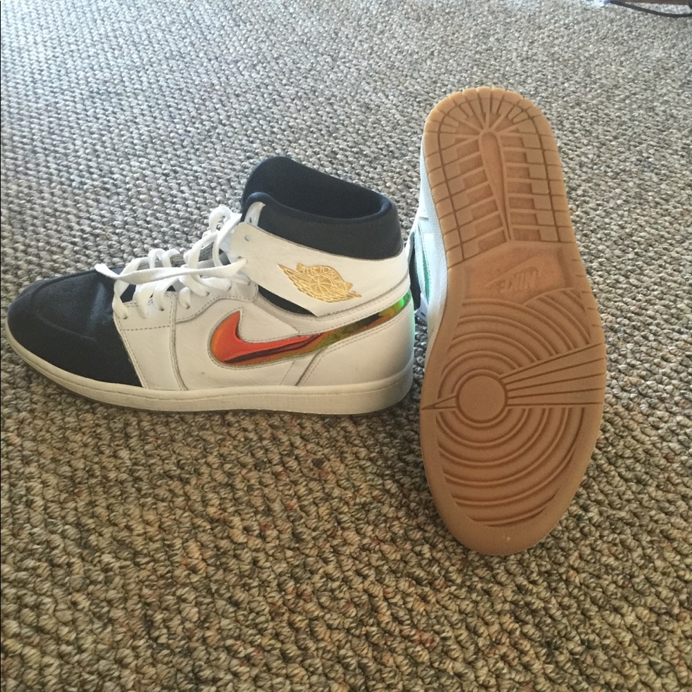 Air Jordan 1 Retro High Nouv. Size 9.5
