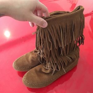 Fringe boots