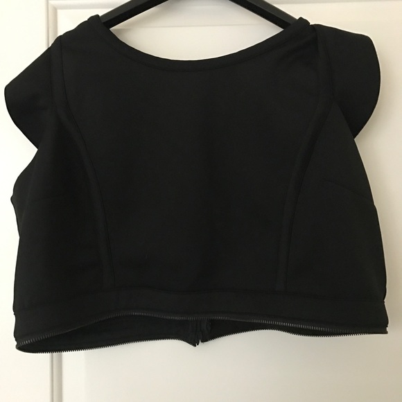 Eloquii detachable flutter sleeve top - Picture 4 of 4