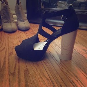 H&M black shoes with faux wood heels