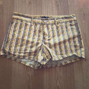 Gap Patterned Shorts