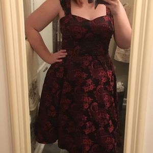Hot Topic Burgundy/Black Floral Dress, size XL