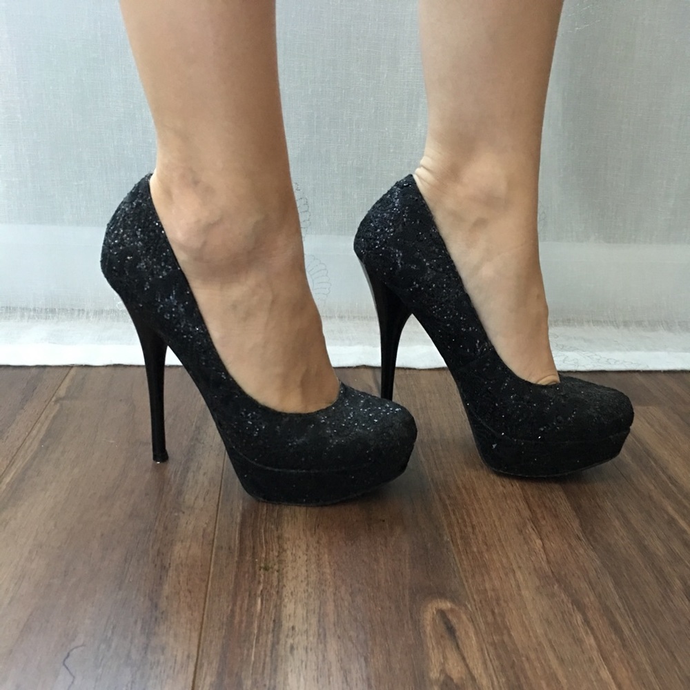 Bakers black sparkling pumps size 7