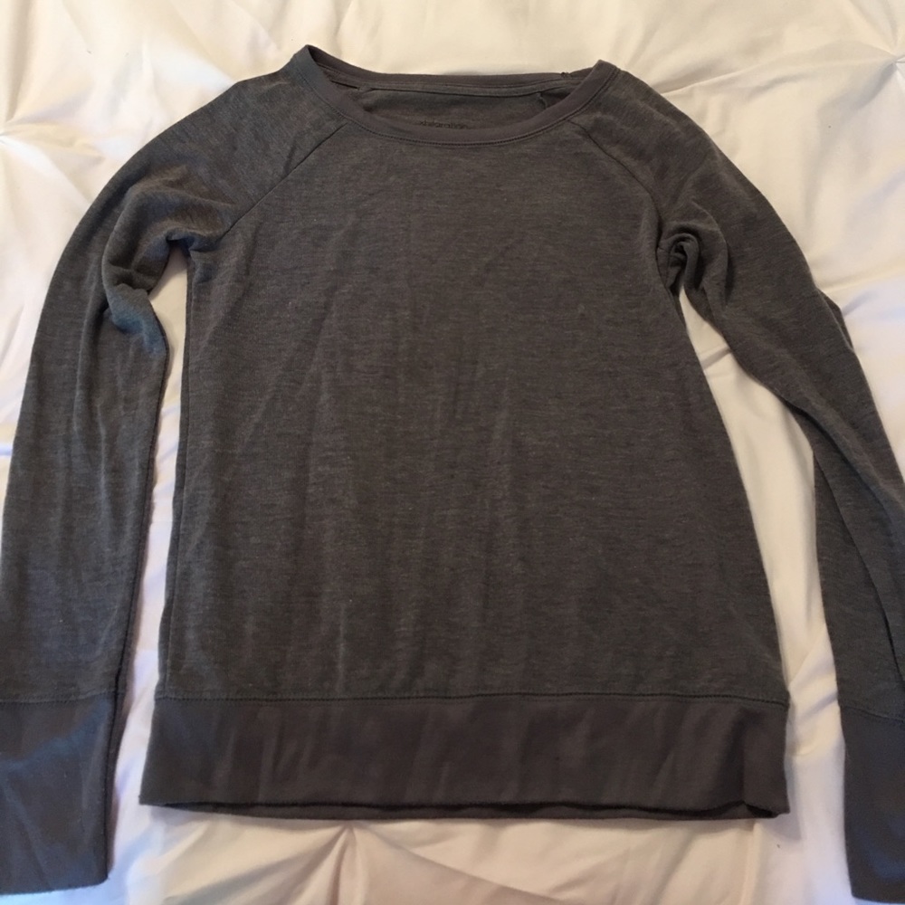 Gray long sleeve shirt