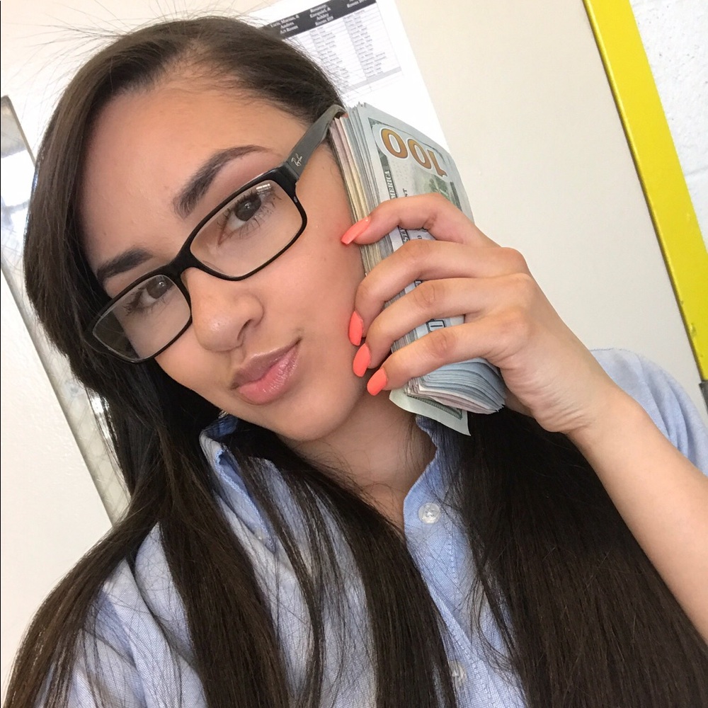 Meet your Posher, Bee Sosaa💙