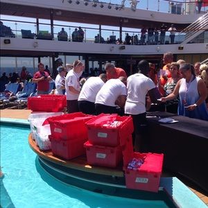 Meet your Posher, Taya