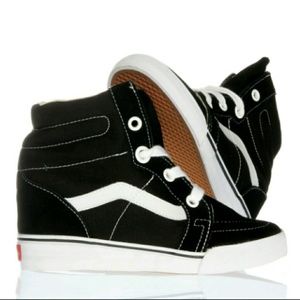 VAN SK8-HI WEDGE SNEAKERS -BRAND NEW