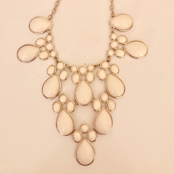 BaubleBar Jewelry - BaubleBar Statement Necklace