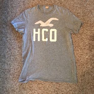Men's Hollister tshirt