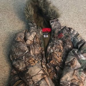 Women's large realtree winter jacket