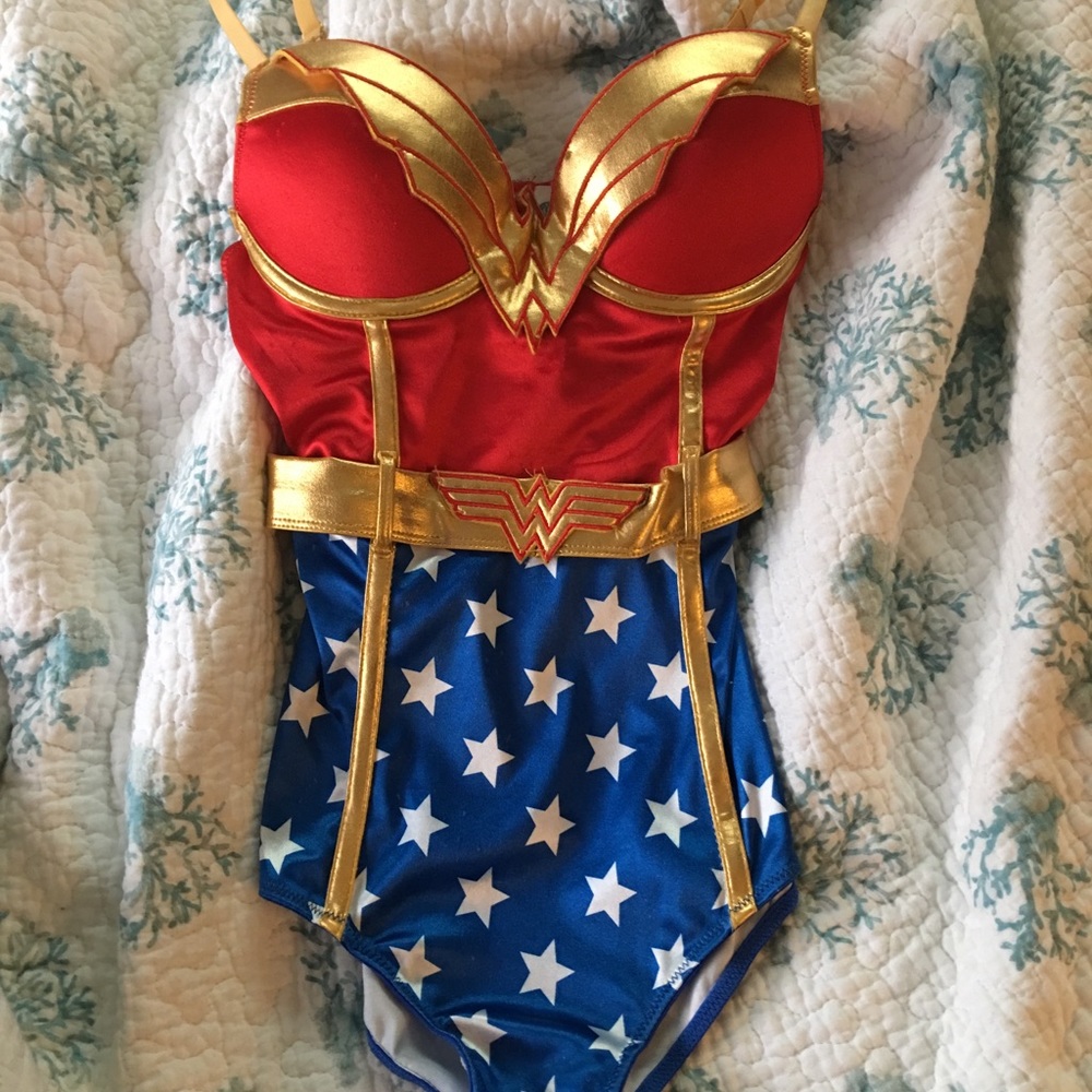 DC Comics Wonder Woman Costume