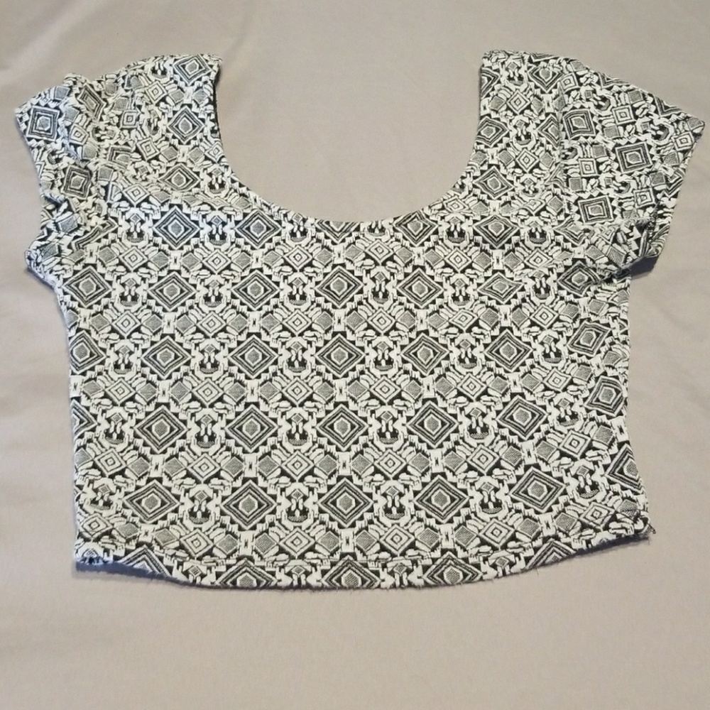 LA Hearts Geometric crop top