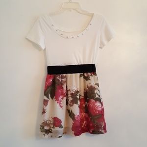 floral-print dress