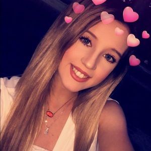 Meet your Posher, Abigail