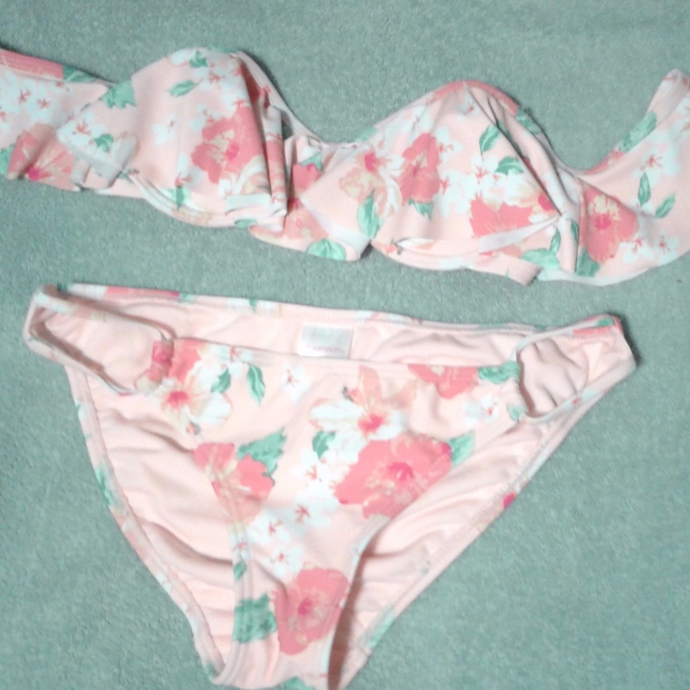 *SALE* Floral 2 piece off-shoulder bathing suit