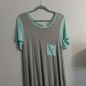 Super cute and comfy lularoe carly dress