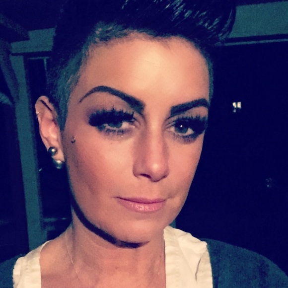 Meet your Posher, Jessica - Picture 2 of 3