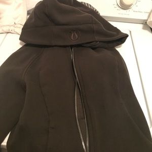 Lululemon sweatshirt