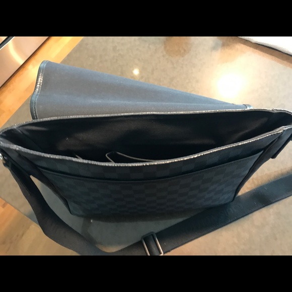 Louis Vuitton Damier Graphite Bag - Picture 3 of 4