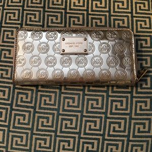 Micheal kors wallet