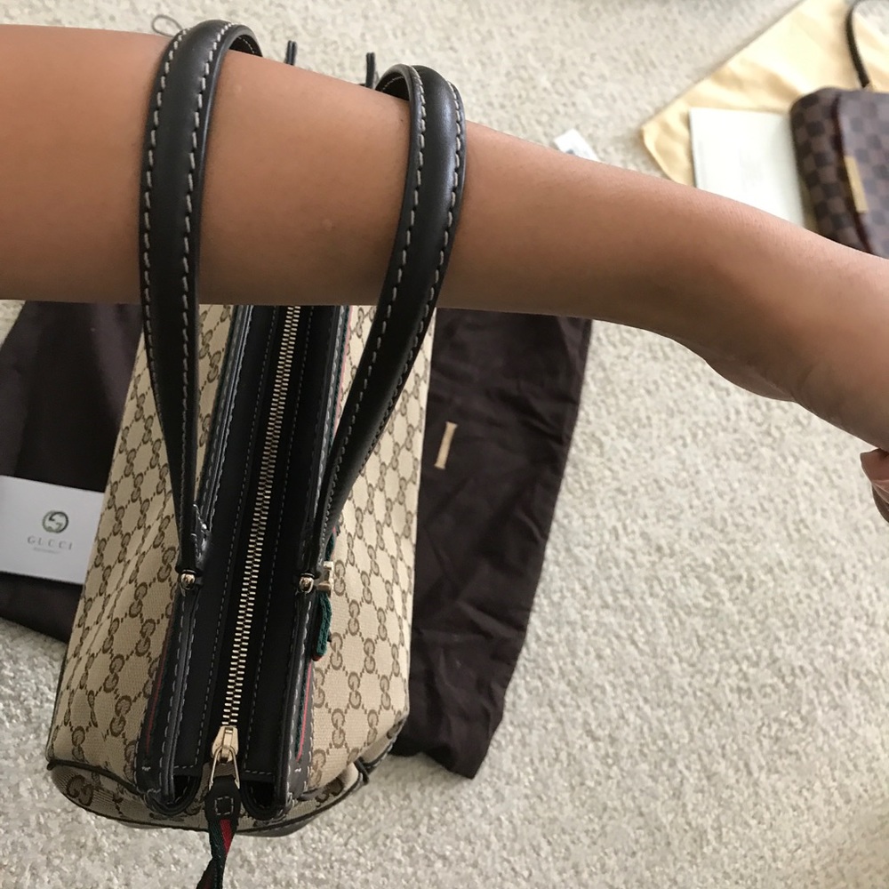 !! Authentic!!Gucci handbag - Picture 5 of 8