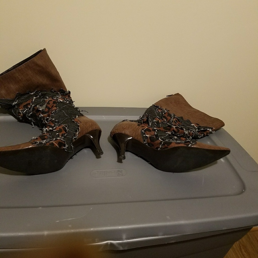 Astro - Picture 3 of 3