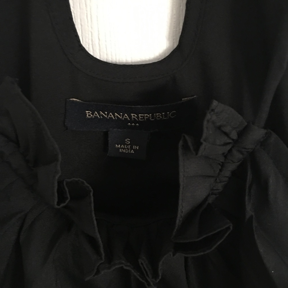Banana Republic Ruffle Top - Picture 3 of 3