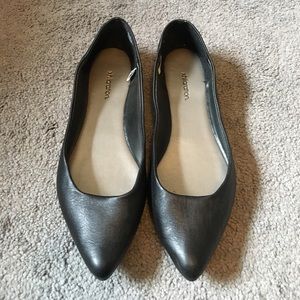 Pointed toe flats