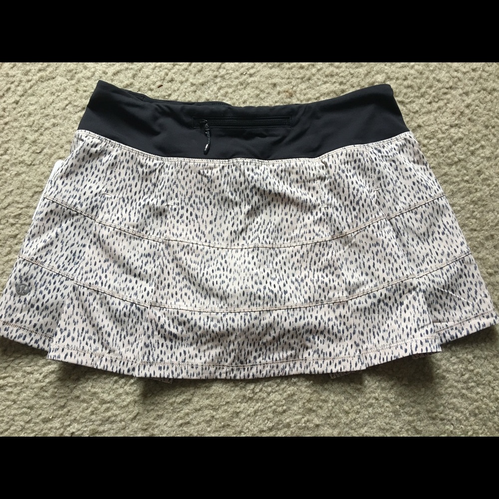 Never been worn Lululemon tennis skirt!