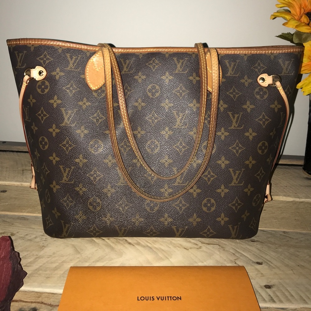 S O L D ****** Louis Vuitton MM Neverfull