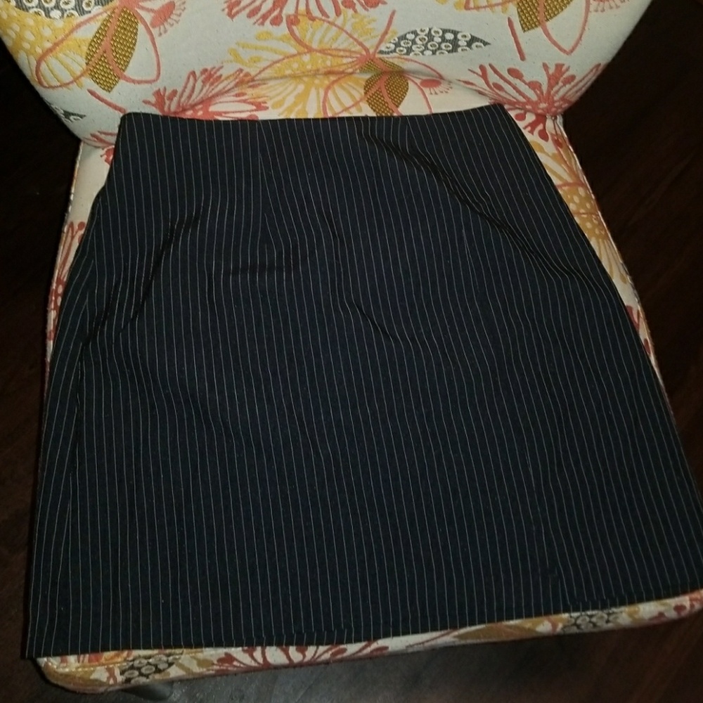 Black white stripe mini skirt 9/10
